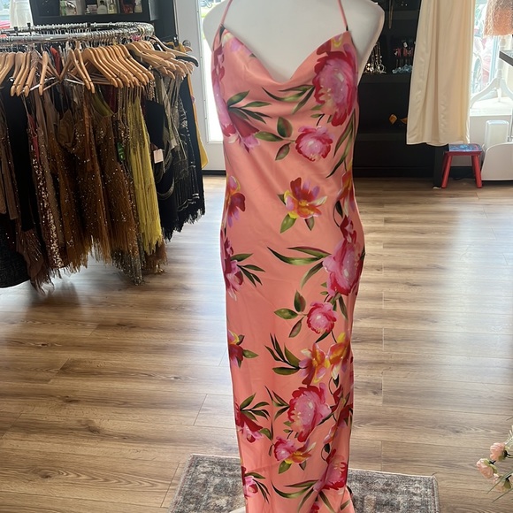 NBD Nicolette Gown in Watercolor Rose - Picture 8 of 10